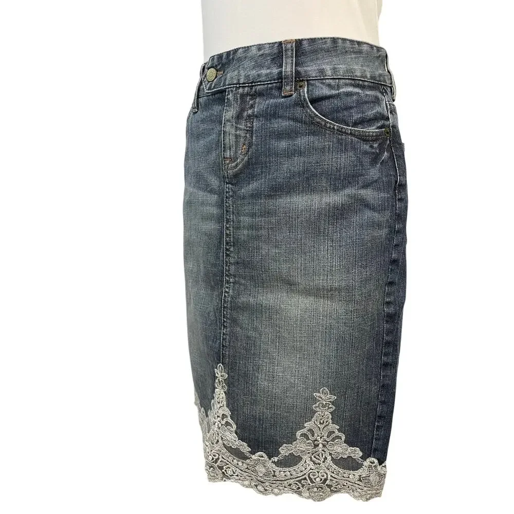 Women’s The Limited Vintage Denim Pencil Skirt Silver Metallic Lace Trim Size 2
